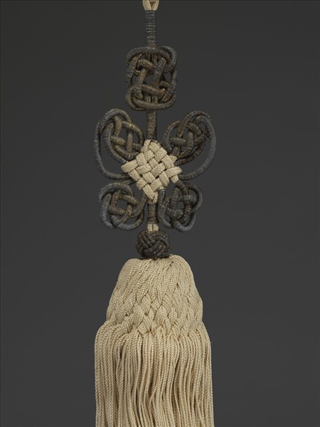 象牙雕鏤空人物套球