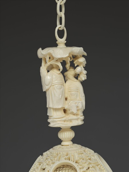 象牙雕鏤空人物套球