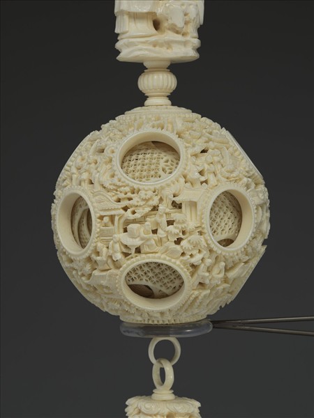 象牙雕鏤空人物套球