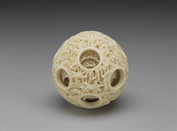 象牙雕鏤空人物套球