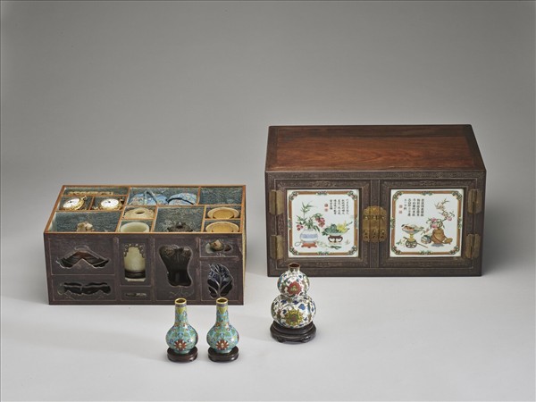 紫檀嵌彩瓷博古圖櫃(上櫃)