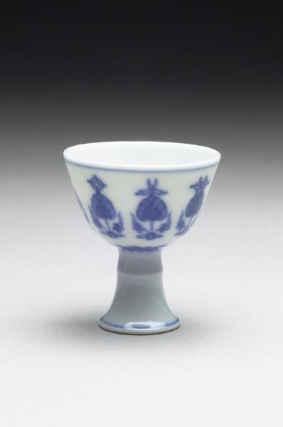 青花八寶高足杯