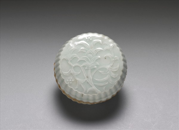 青白瓷植物紋印花盒（一對）