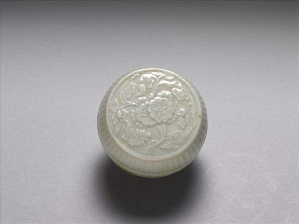 青白瓷植物紋印花盒（一對）