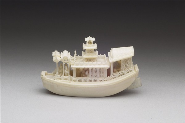 象牙雕人物小舟