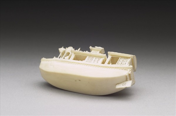 象牙雕人物小舟
