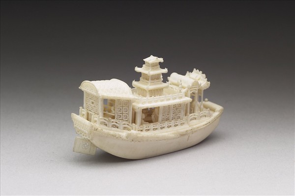 象牙雕人物小舟