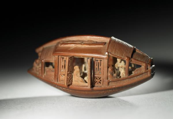 雕橄欖核舟（底刻「後赤壁賦」全文）