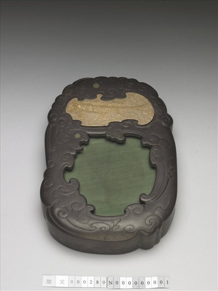 松花石嵌魚化石及玻璃雙鳳硯盒