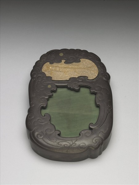 松花石嵌魚化石及玻璃雙鳳硯盒