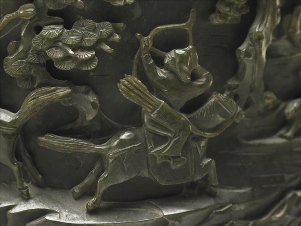 玉秋山獵騎筆筒