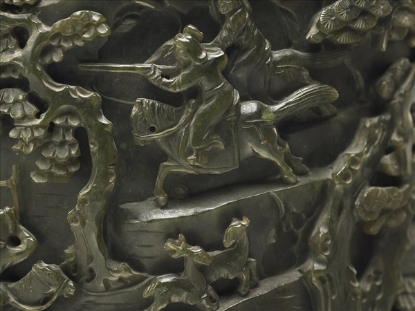 玉秋山獵騎筆筒