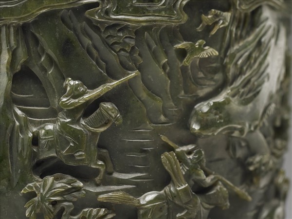 玉秋山獵騎筆筒