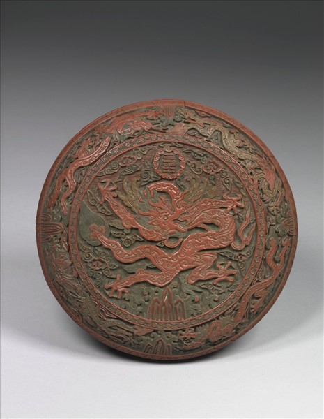 剔彩雲龍紋圓盒