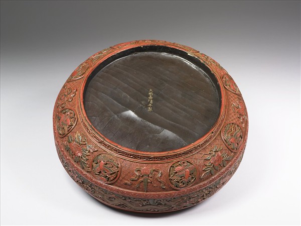 剔彩龍鳳八寶蓋盒