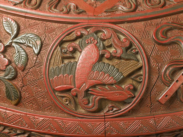 剔彩龍鳳八寶蓋盒