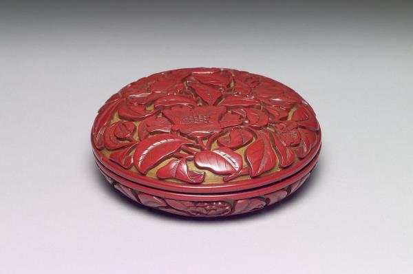 剔紅茶花圓盒