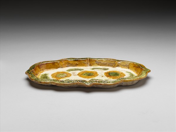 三彩海棠式印花盤