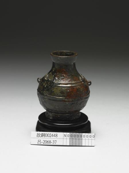 仿古銅弦紋雙耳壺