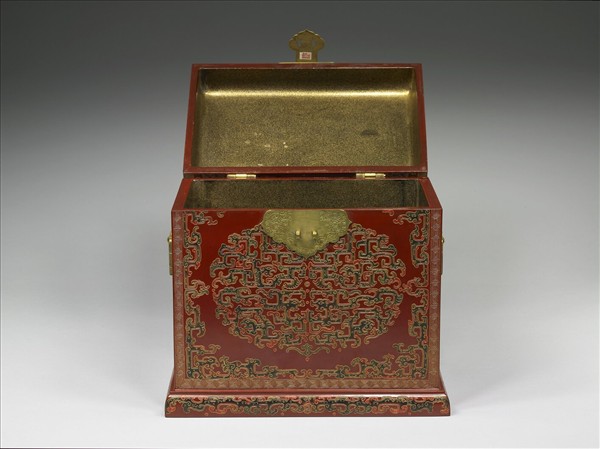 戧金描漆龍鳳紋箱