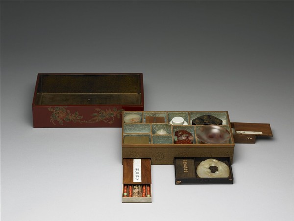 戧金描漆龍鳳紋箱