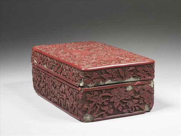 剔紅雙鳥牡丹方盒