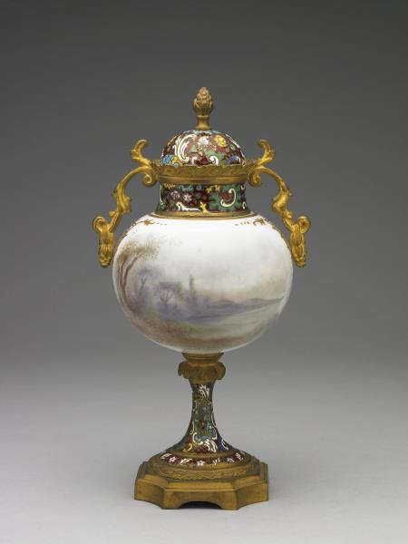 瓷胎掐絲兼畫琺瑯西洋人物圖高足杯