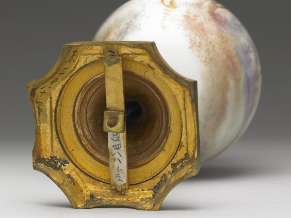 瓷胎掐絲兼畫琺瑯西洋人物圖高足杯