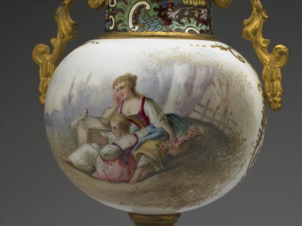 瓷胎掐絲兼畫琺瑯西洋人物圖高足杯