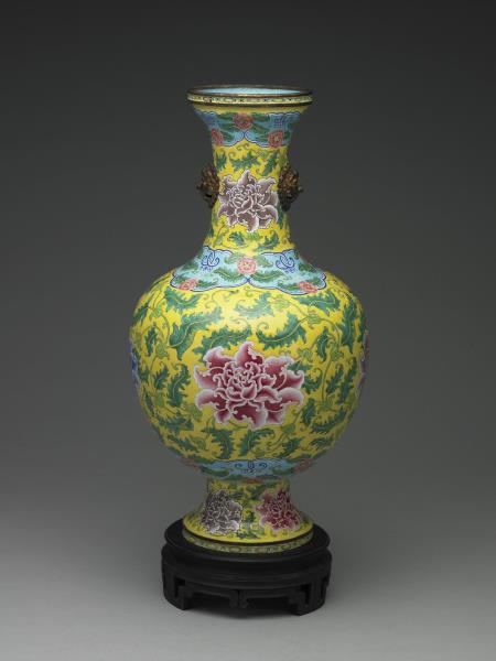 銅胎畫琺瑯獸面瓶