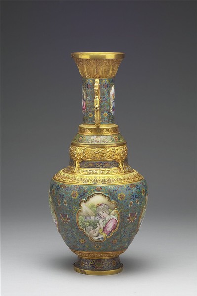 金胎掐絲兼畫琺瑯西洋母子圖瓶