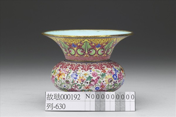 銅胎畫琺瑯百花渣斗
