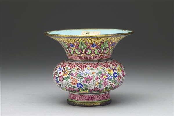 銅胎畫琺瑯百花渣斗