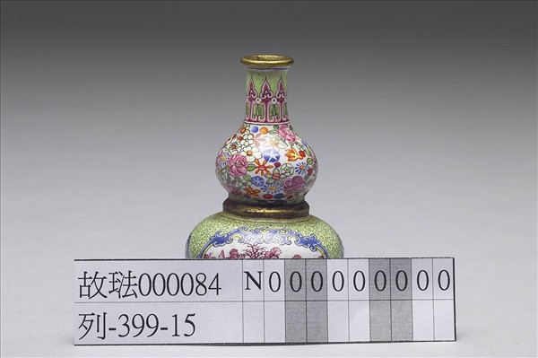 銅胎畫琺瑯山水瓶