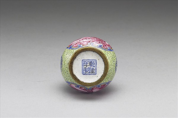 銅胎畫琺瑯山水瓶