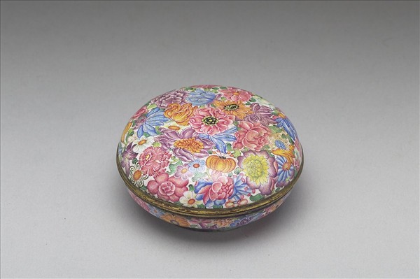 銅胎畫琺瑯萬花盒