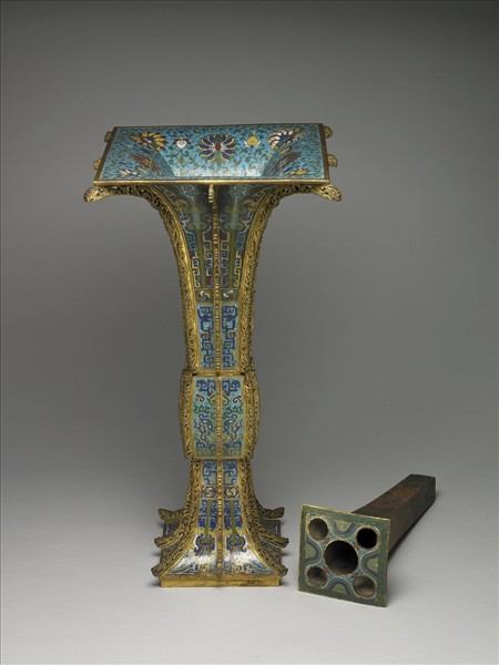 掐絲琺瑯獸面紋方觚