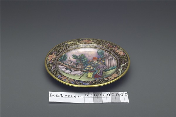 銅胎畫琺瑯西洋人物牧羊圖碟