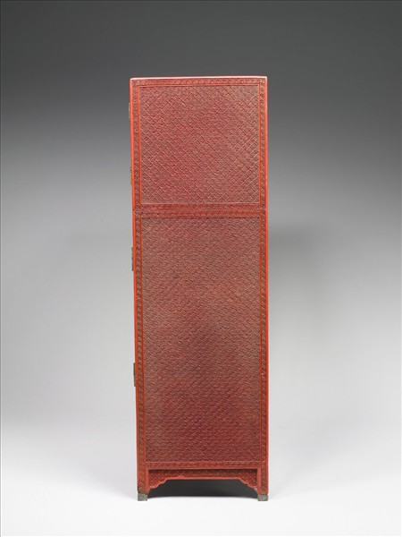 剔紅山水人物長方櫃