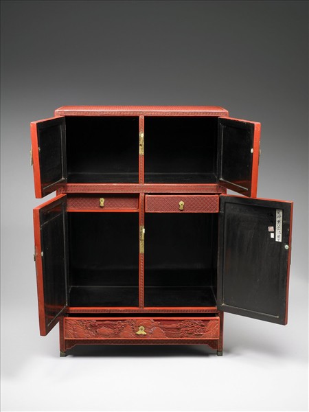 剔紅山水人物長方櫃