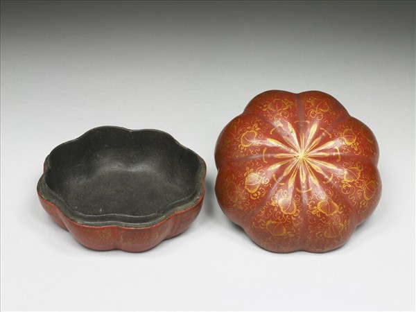 紅漆描金瓜式盒