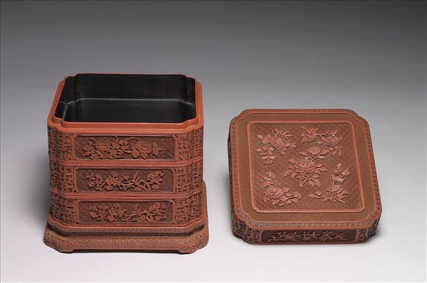 剔紅花卉紋三層套盒