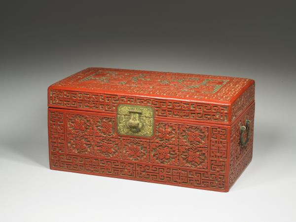 剔彩博古圖長方匣