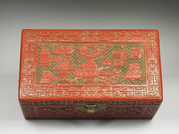 剔彩博古圖長方匣