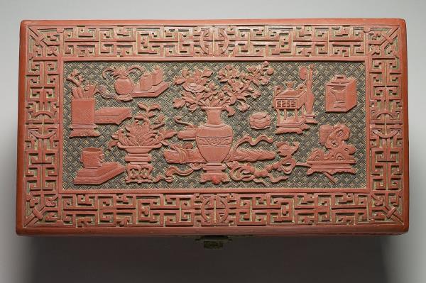 剔彩博古圖長方匣