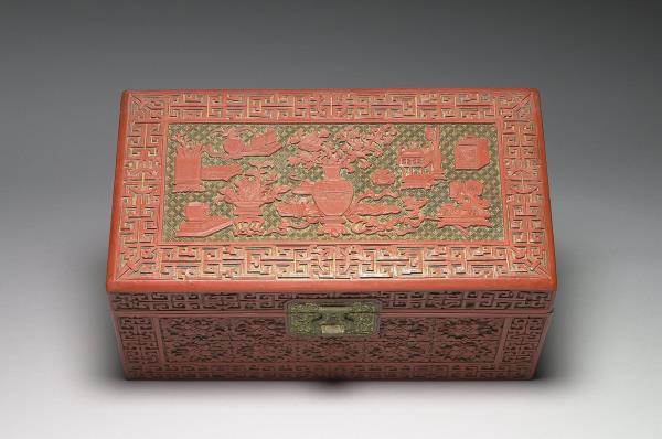 剔彩博古圖長方匣