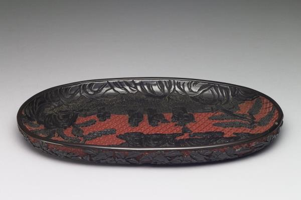 剔黑山水人物橢圓盤