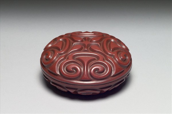 剔紅如意雲紋圓盒