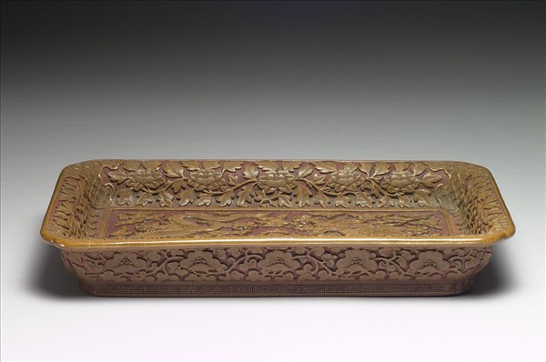 剔黃雙龍雲紋長方盤