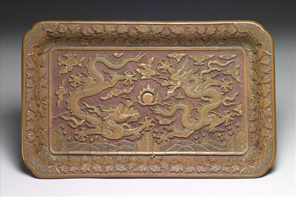 剔黃雙龍雲紋長方盤